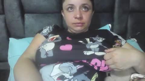 Snapshot of isabellaa_hills_ chatting on 06.01.26 isabellaa_hills_ online show from 06.01.26