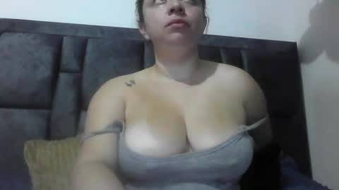 Snapshot of isabellaa_hills_ chatting on 06.10.26 isabellaa_hills_ online show from 06.10.26