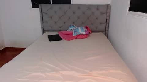 Snapshot of isabellaa_love_ chatting on 10.12.25 IM ISABELLA online show from 10.12.25