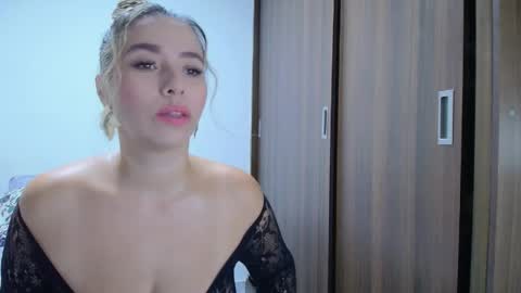 Snapshot of isabellaa_smith03 chatting on 05.09.26 isabellaa_smith03 online show from 05.09.26