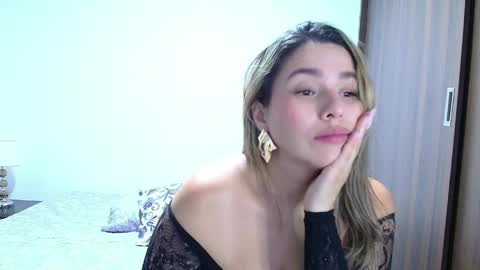 Snapshot of isabellaa_smith03 chatting on 05.23.26 isabellaa_smith03 online show from 05.23.26
