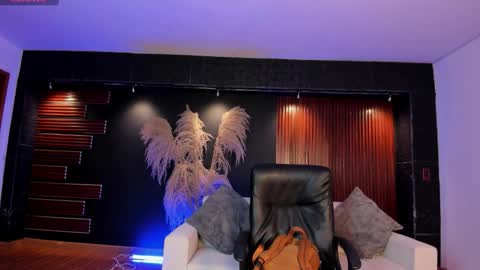 Isabella  Everyday From 0530 to 1430 Col Time online show from 11.09.25