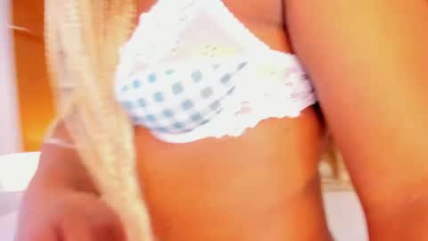 Snapshot of isabellaalux_ chatting on 04.29.26 isabellaalux_ online show from 04.29.26