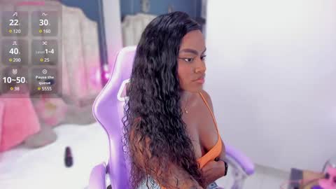 Snapshot of isabellabroms21 chatting on 12.07.24    v online show from 12.07.24