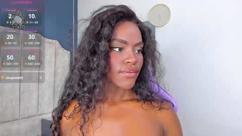 Snapshot of isabellabroms21 chatting on 12.23.24    v online show from 12.23.24