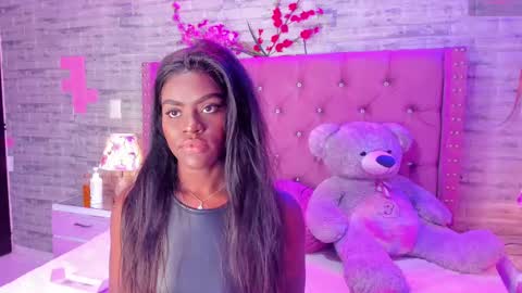 Snapshot of isabellabroms21 chatting on 02.20.25    v online show from 02.20.25