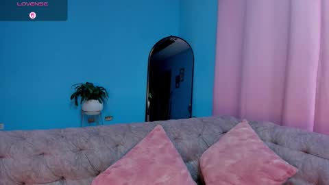    v online show from 02.04.26