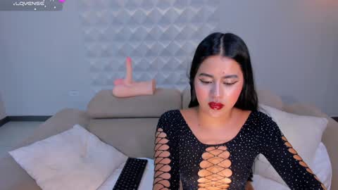 Isa Hill  online show from 12.17.24