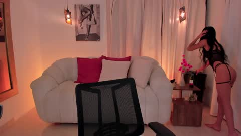 Snapshot of isabellalux_ chatting on 04.19.26 ISABELLA online show from 04.19.26