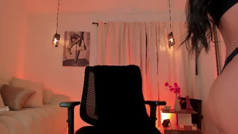 Snapshot of isabellalux_ chatting on 06.14.26 ISABELLA online show from 06.14.26