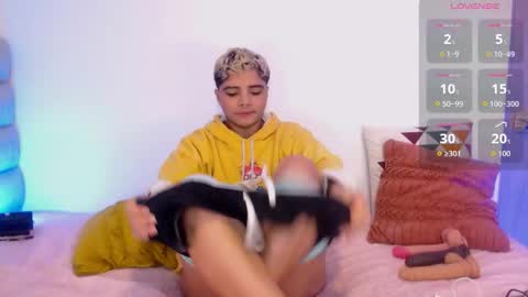 Isabella Mout  online show from 01.12.26