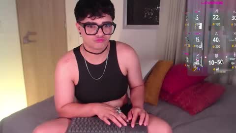 Isabella Mout  online show from 03.21.26