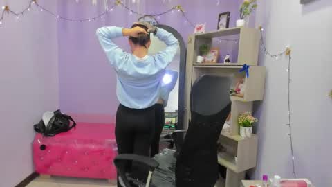 Snapshot of isabellasummer_ chatting on 04.17.26 isebella online show from 04.17.26