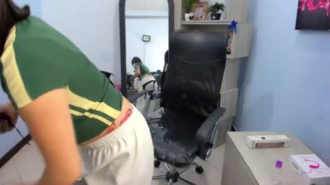 Snapshot of isabellasummer_ chatting on 06.16.26 isebella online show from 06.16.26