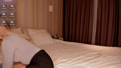 Snapshot of isabellatorrance chatting on 02.13.25 Bella online show from 02.13.25