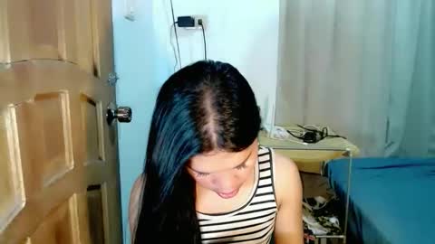Snapshot of isabelle_amore chatting on 04.22.26 Ysa online show from 04.22.26