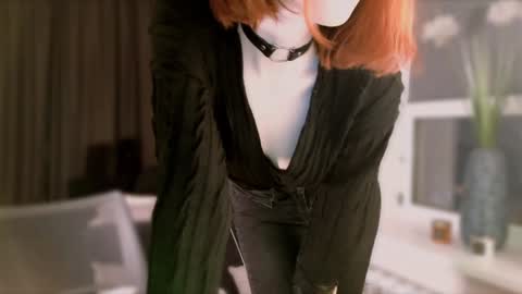 Snapshot of isabelle_stern chatting on 12.10.24 Madame Isabelle online show from 12.10.24