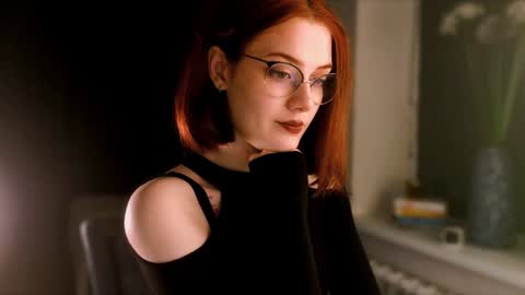 Snapshot of isabelle_stern chatting on 12.22.24 Madame Isabelle online show from 12.22.24