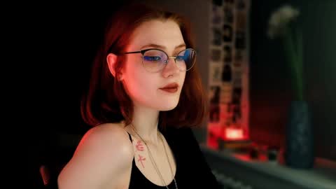 Snapshot of isabelle_stern chatting on 02.04.25 Madame Isabelle online show from 02.04.25