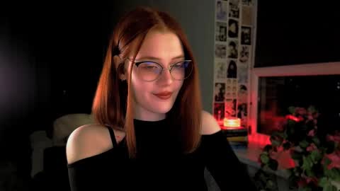Snapshot of isabelle_stern chatting on 03.09.25 Madame Isabelle online show from 03.09.25