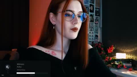 Snapshot of isabelle_stern chatting on 09.11.25 Madame Isabelle online show from 09.11.25