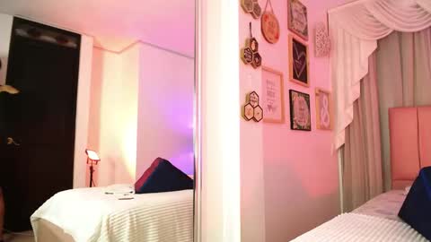 Snapshot of isabelledaza chatting on 12.05.25 Isabelle Daza online show from 12.05.25