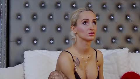 IsabelleEthan online show from 02.17.25