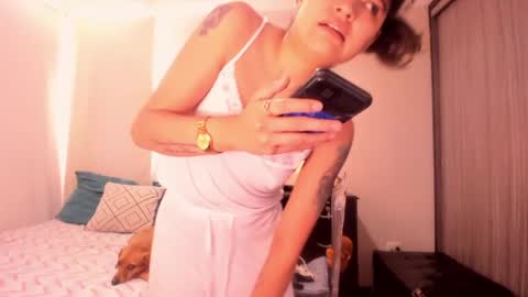 Snapshot of isabelprietoo chatting on 05.21.26 Isa online show from 05.21.26