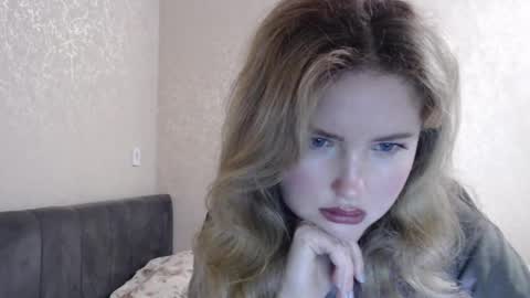 Snapshot of isabelswan chatting on 01.28.25 isabelswan online show from 01.28.25
