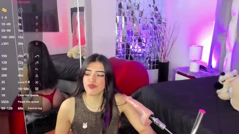Snapshot of isadiazz chatting on 10.18.25 Isa online show from 10.18.25