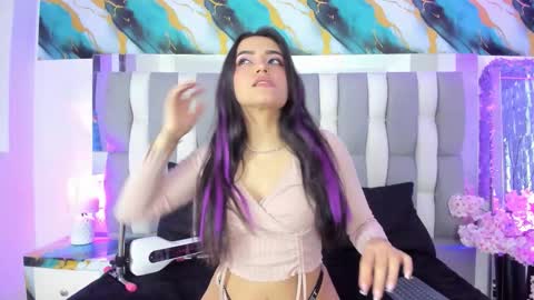 Snapshot of isadiazz chatting on 02.18.26 Isa online show from 02.18.26