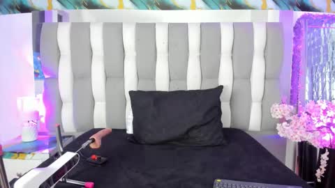 Snapshot of isadiazz chatting on 02.19.26 Isa online show from 02.19.26