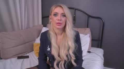 isadoradunkan online show from 03.11.25