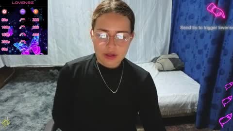 Snapshot of isis_11 chatting on 04.08.26 isis_11 online show from 04.08.26