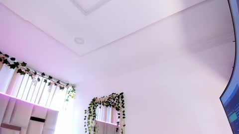 Snapshot of isis__lohan chatting on 10.03.25 Isis  lohan online show from 10.03.25