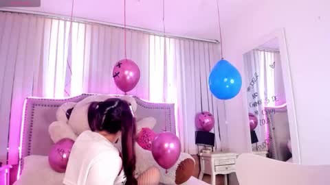 Snapshot of isis__lohan chatting on 10.16.25 Isis  lohan online show from 10.16.25