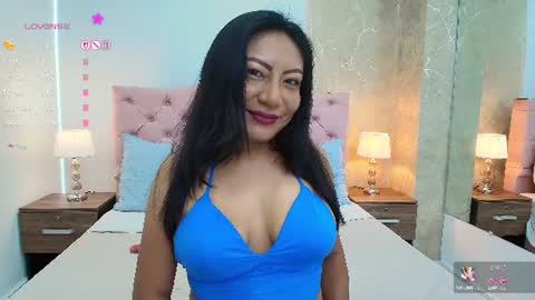 Snapshot of isis_choi chatting on 07.11.26 Isis Choi online show from 07.11.26