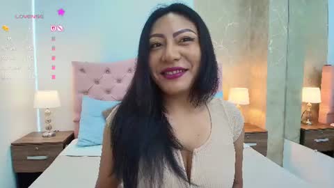 Snapshot of isis_choi chatting on 07.12.26 Isis Choi online show from 07.12.26
