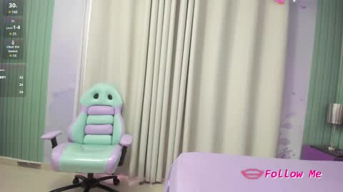 Snapshot of isis_loraine_ chatting on 03.02.25 ISIS online show from 03.02.25