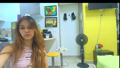 Snapshot of isis_pink chatting on 06.19.26 Alaya online show from 06.19.26