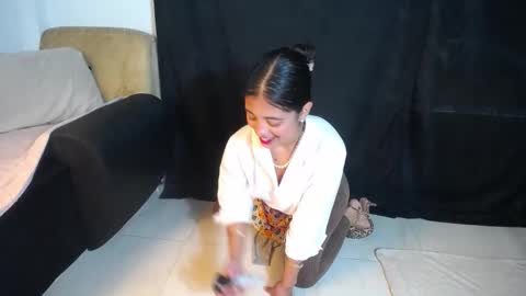 isis_valen online show from 11.19.25