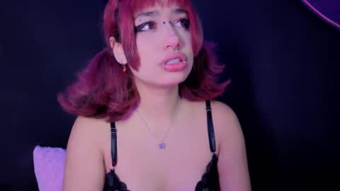 Snapshot of isisjones18 chatting on 09.15.25 Isisjones18 online show from 09.15.25