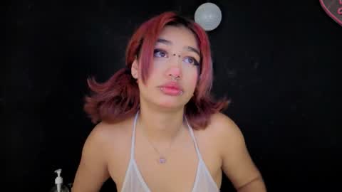 Snapshot of isisjones18 chatting on 09.26.25 Isisjones18 online show from 09.26.25