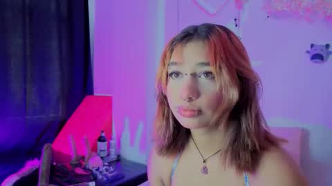 Snapshot of isisjones18 chatting on 10.14.25 Isisjones18 online show from 10.14.25
