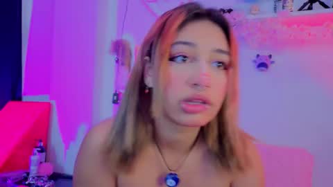 Isisjones18 online show from 11.27.25