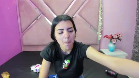 Snapshot of isisrousexx chatting on 02.16.25 isisrousexx online show from 02.16.25