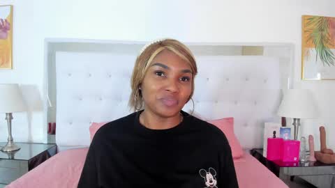 Snapshot of isla_scott chatting on 03.30.26 Vanessa online show from 03.30.26