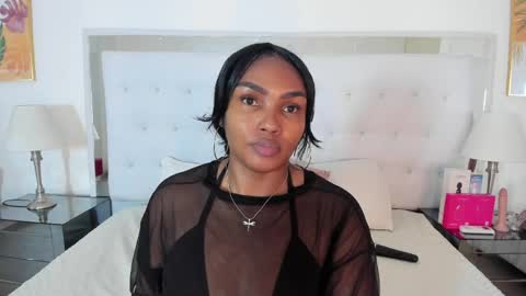 Snapshot of isla_scott chatting on 04.10.26 Vanessa online show from 04.10.26