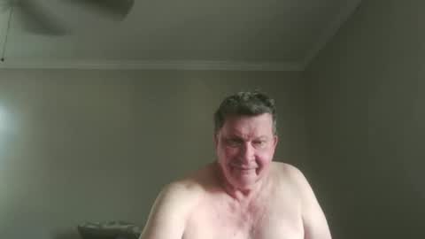 island625103 online show from 09.14.25