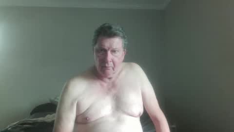 island625103 online show from 09.29.25